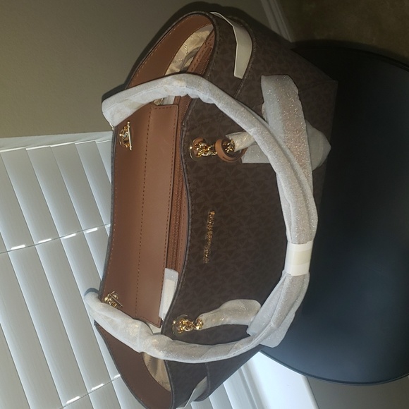 Michael Kors Jet Set Travel Large Chain Shoulder Tote - Picture 7 of 7